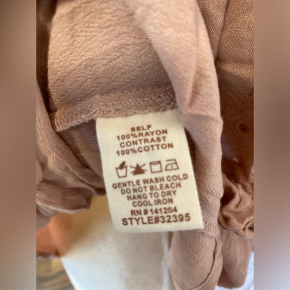 NWT Hem & Thread Eyelet Lace Peplum Back Tie Blouse Mauve size S - Picture 8 of 11